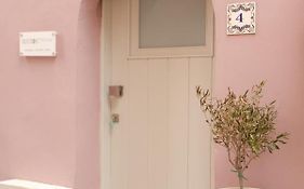 Mitos Cozy Rooms